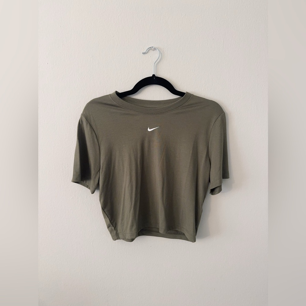 Nike Slim Cropped T-Shirt in Olive